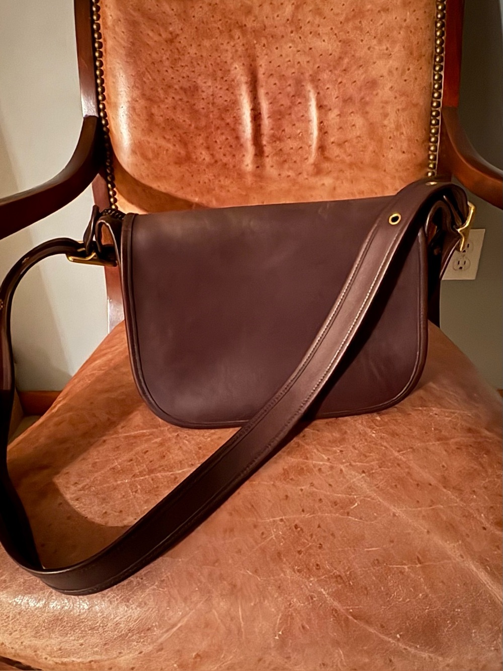 COACH VTG Patricia Classic Leather Saddle Crossbody Bag in Dark Brown